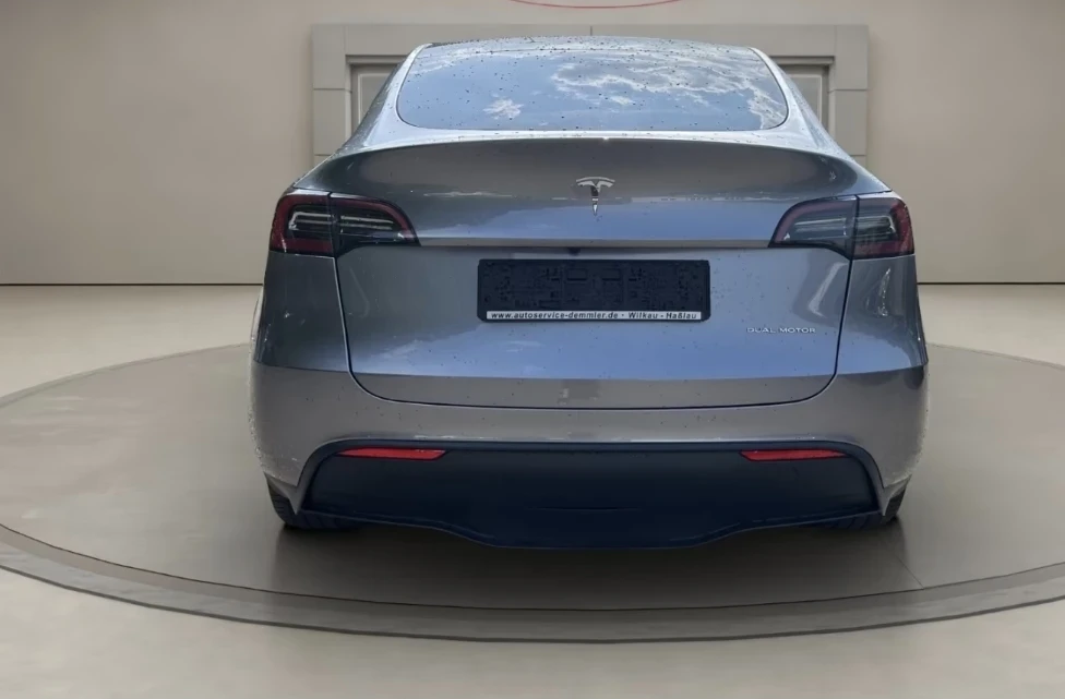 Tesla Model Y Long range quicksilver duall motor germany, снимка 5 - Автомобили и джипове - 55539616