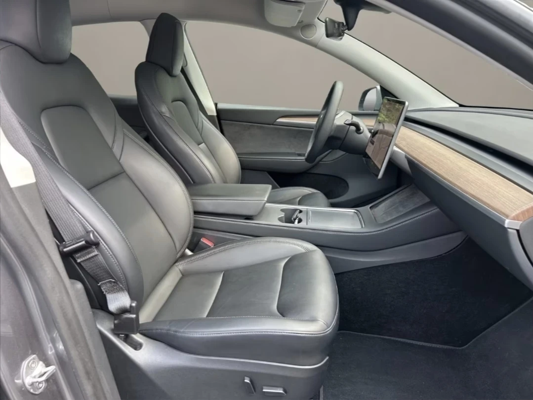 Tesla Model Y Long range quicksilver duall motor germany, снимка 11 - Автомобили и джипове - 55539616