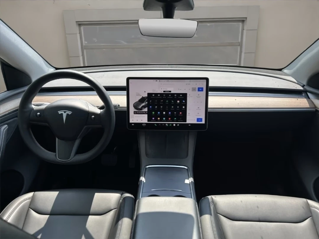 Tesla Model Y Long range quicksilver duall motor germany, снимка 8 - Автомобили и джипове - 55539616