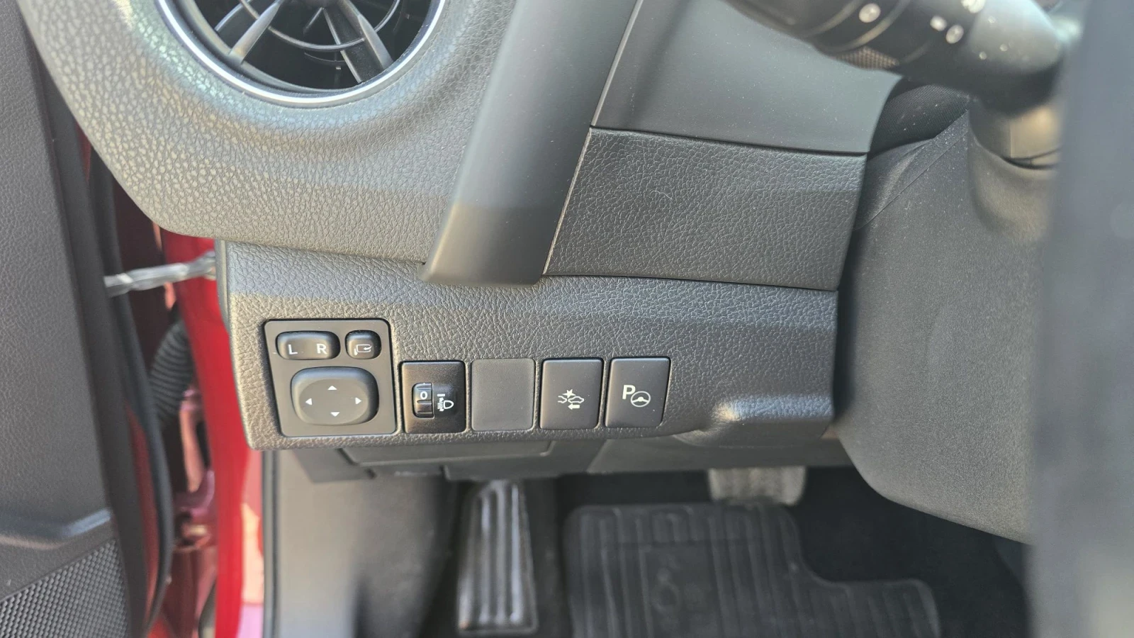 Toyota Auris 45300km, снимка 17 - Автомобили и джипове - 55678290