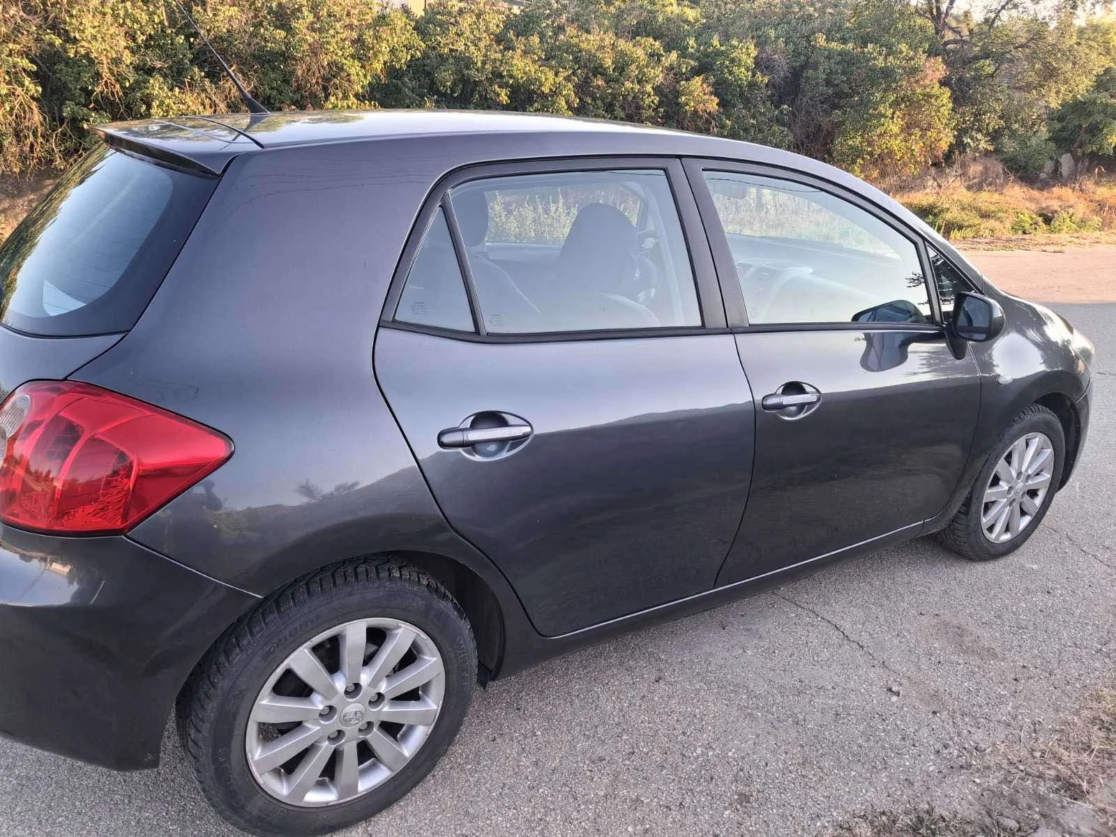 Toyota Auris 1.6i с газов инжекцион, снимка 4 - Автомобили и джипове - 55792950
