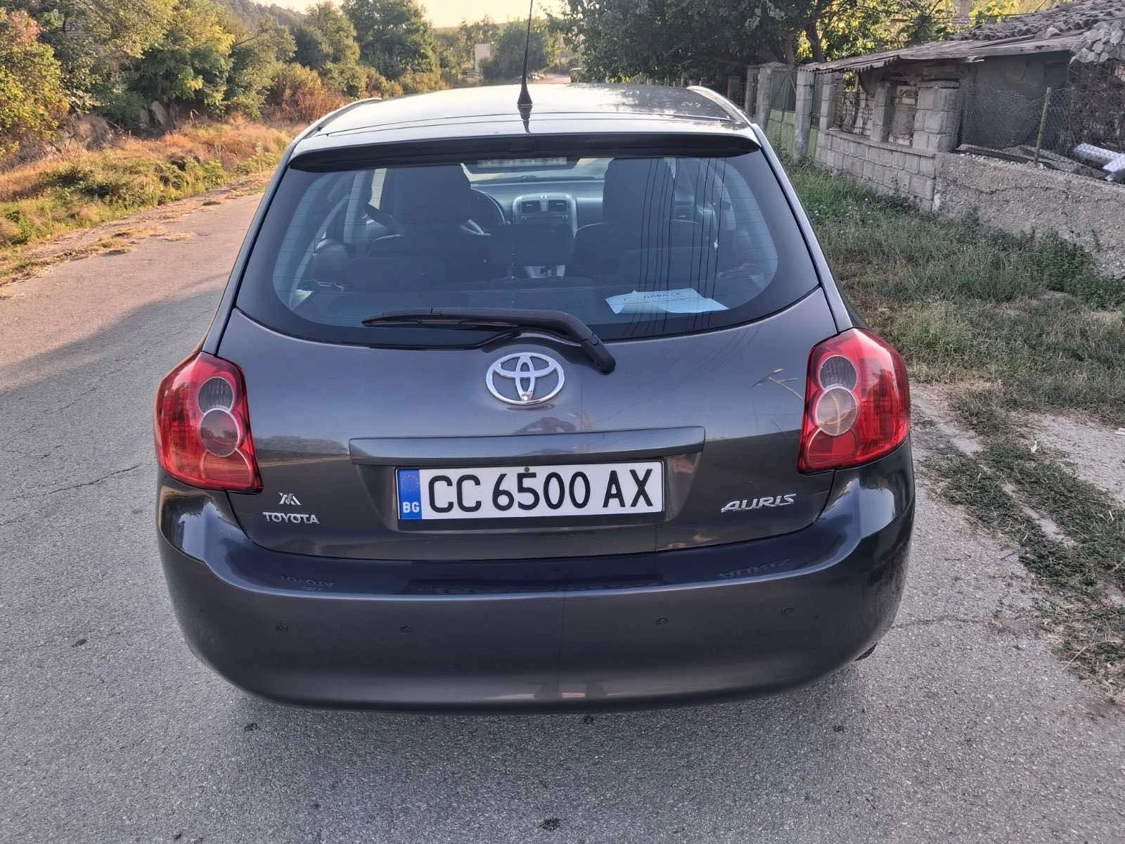 Toyota Auris 1.6i с газов инжекцион, снимка 2 - Автомобили и джипове - 55792950