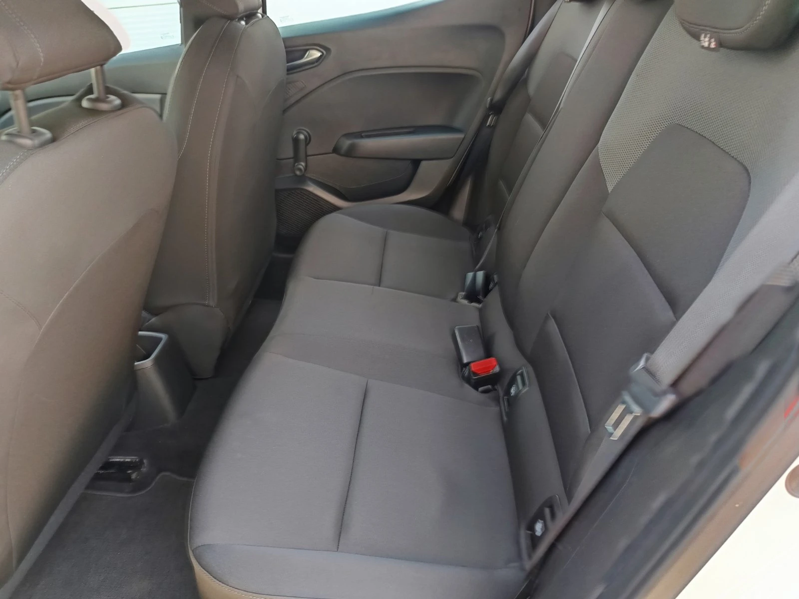 Renault Clio 1.0Tce/ 90к.с., снимка 16 - Автомобили и джипове - 55835952
