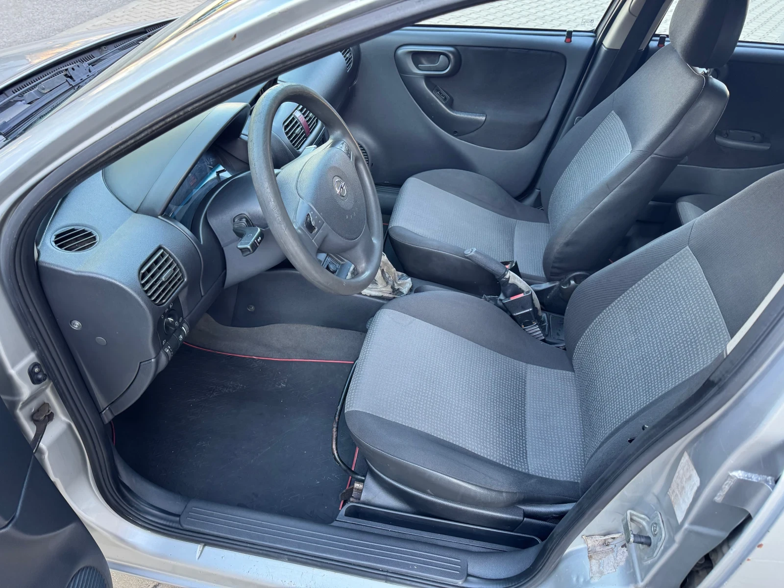 Opel Corsa 1.2, снимка 8 - Автомобили и джипове - 56059315