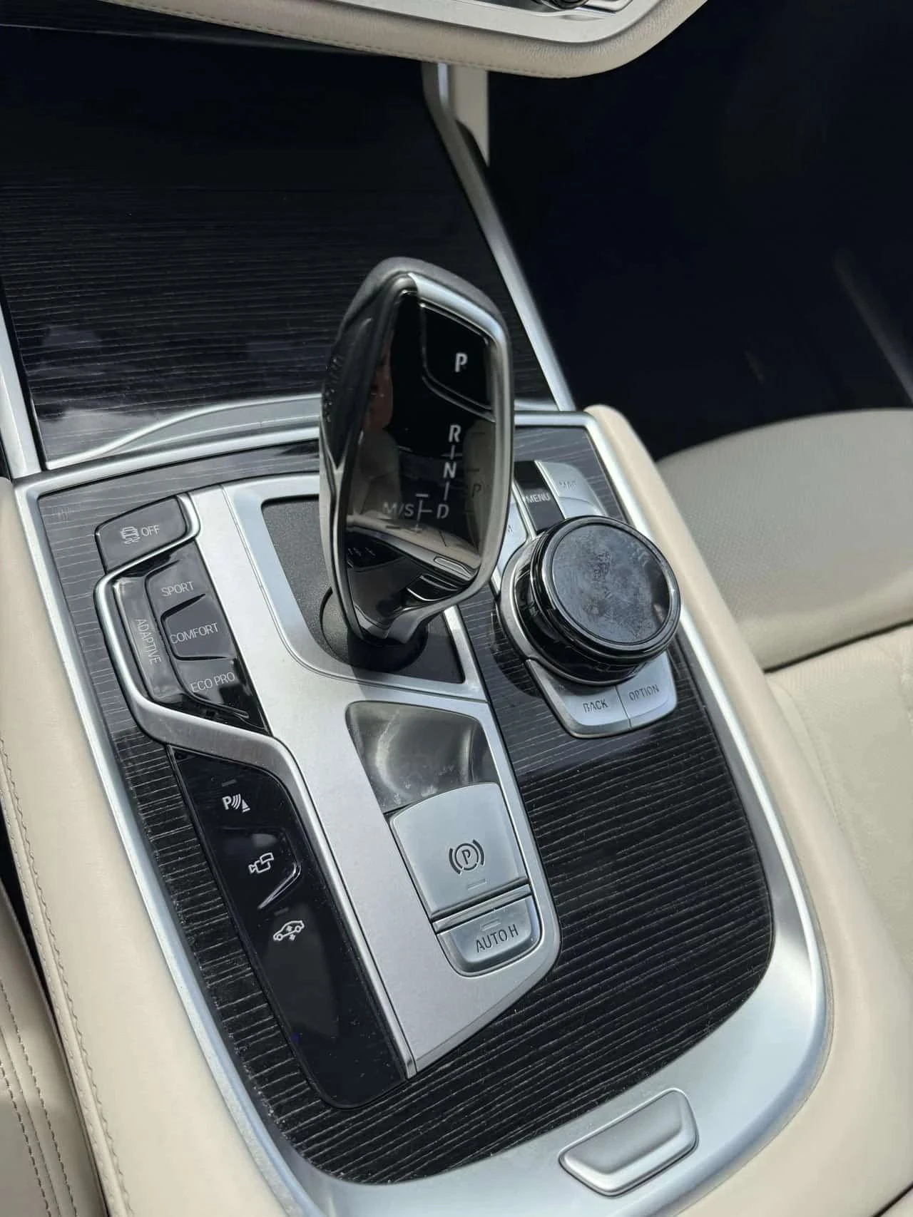 BMW 750, снимка 8 - Автомобили и джипове - 56707572