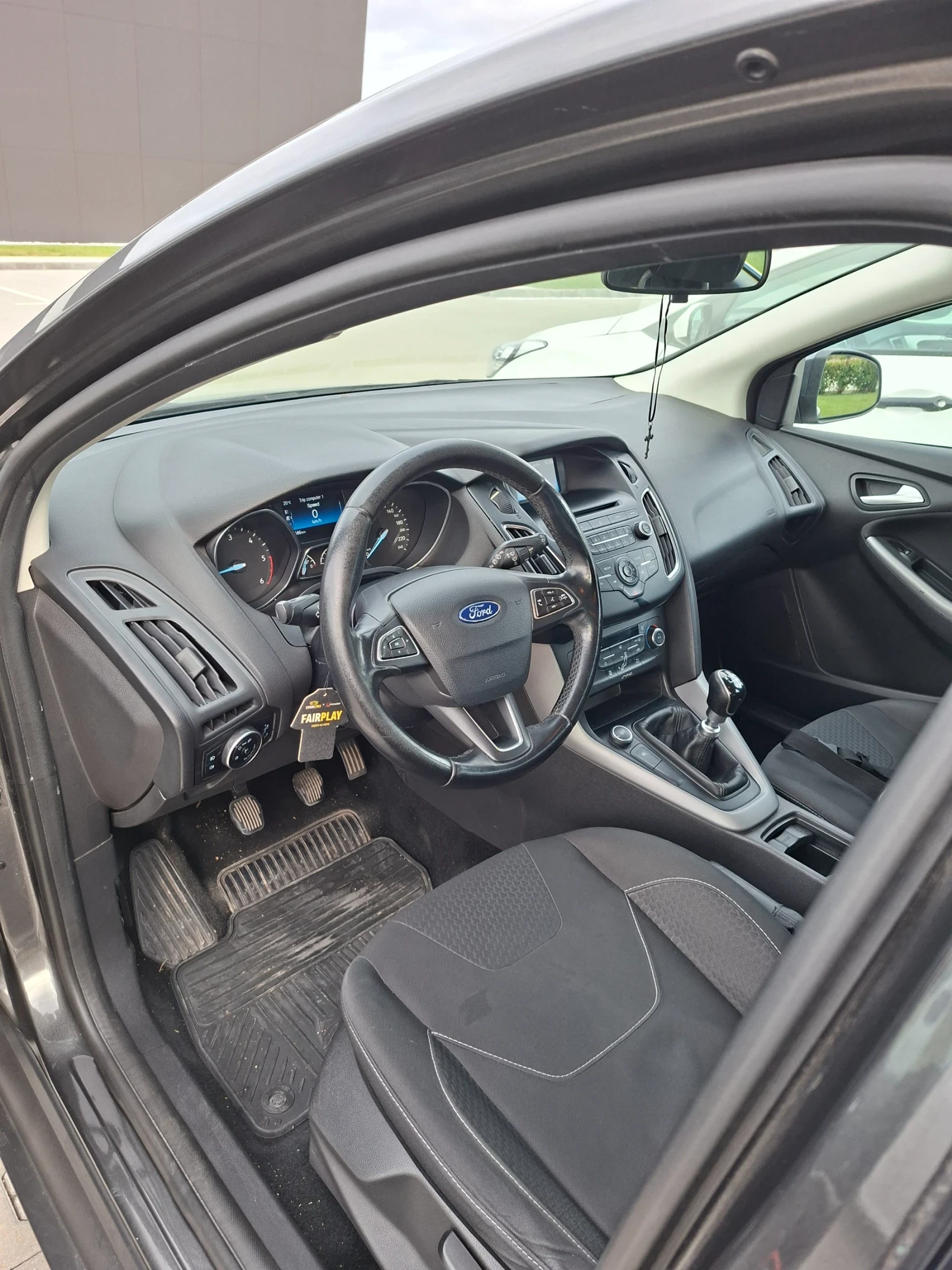 Ford Focus 1.5  120 коня, снимка 4 - Автомобили и джипове - 56738782