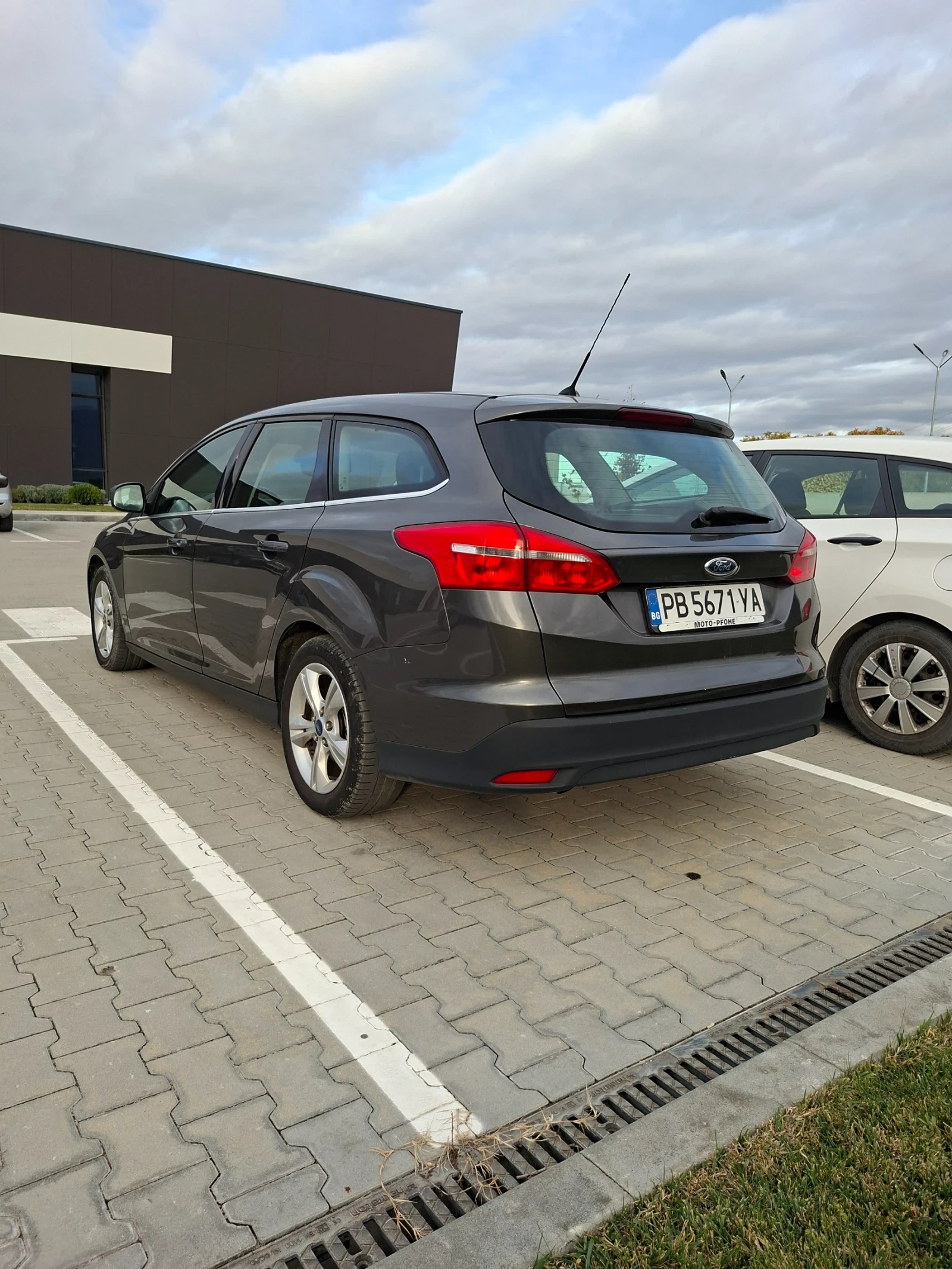 Ford Focus 1.5  120 коня, снимка 2 - Автомобили и джипове - 56738782