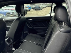 VW Tiguan * Highline R Line * CARFAX * Панорама * , снимка 12