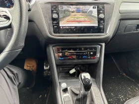 VW Tiguan * Highline R Line * CARFAX * Панорама * , снимка 9