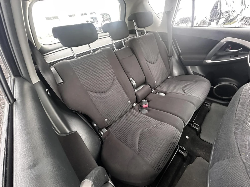 Toyota Rav4 2.2 D-4D 136 к.с, снимка 12 - Автомобили и джипове - 52557367