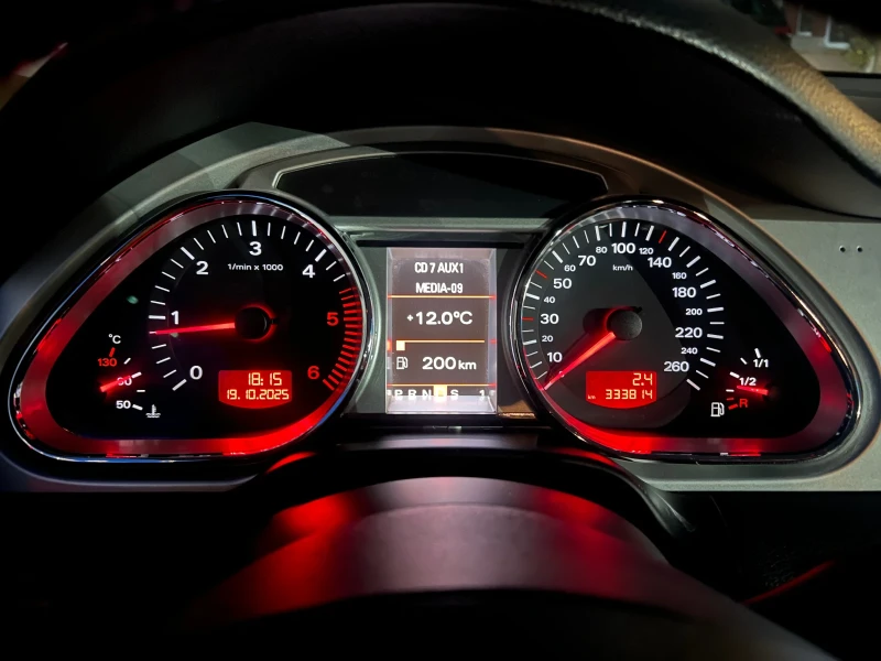 Audi Q7 3.0 TDI 233hp 7-местен, снимка 11 - Автомобили и джипове - 52111374