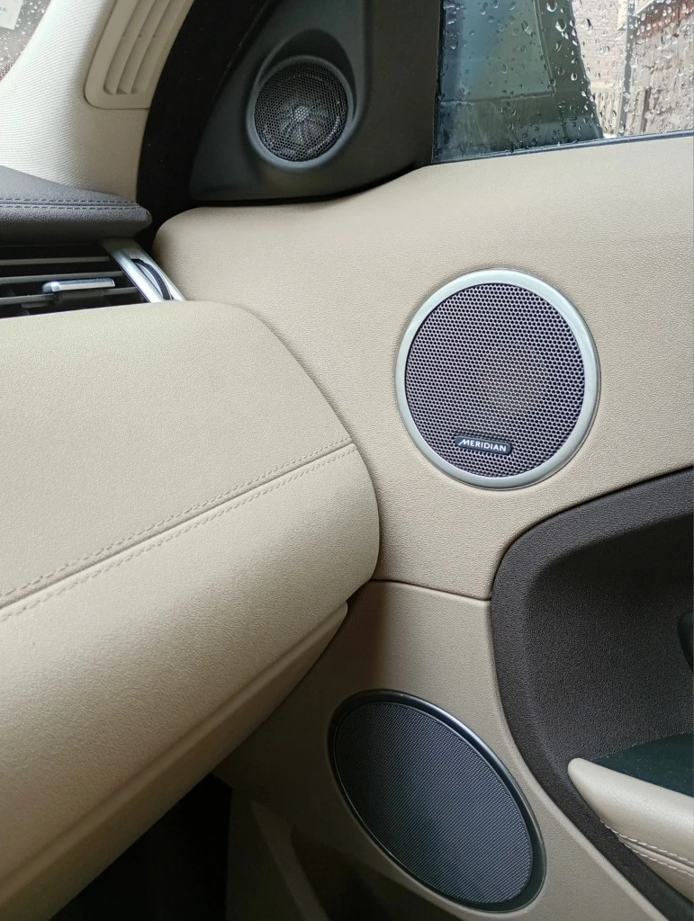 Land Rover Range Rover Evoque 2.2 TD4 Luxury, снимка 12 - Автомобили и джипове - 55717752