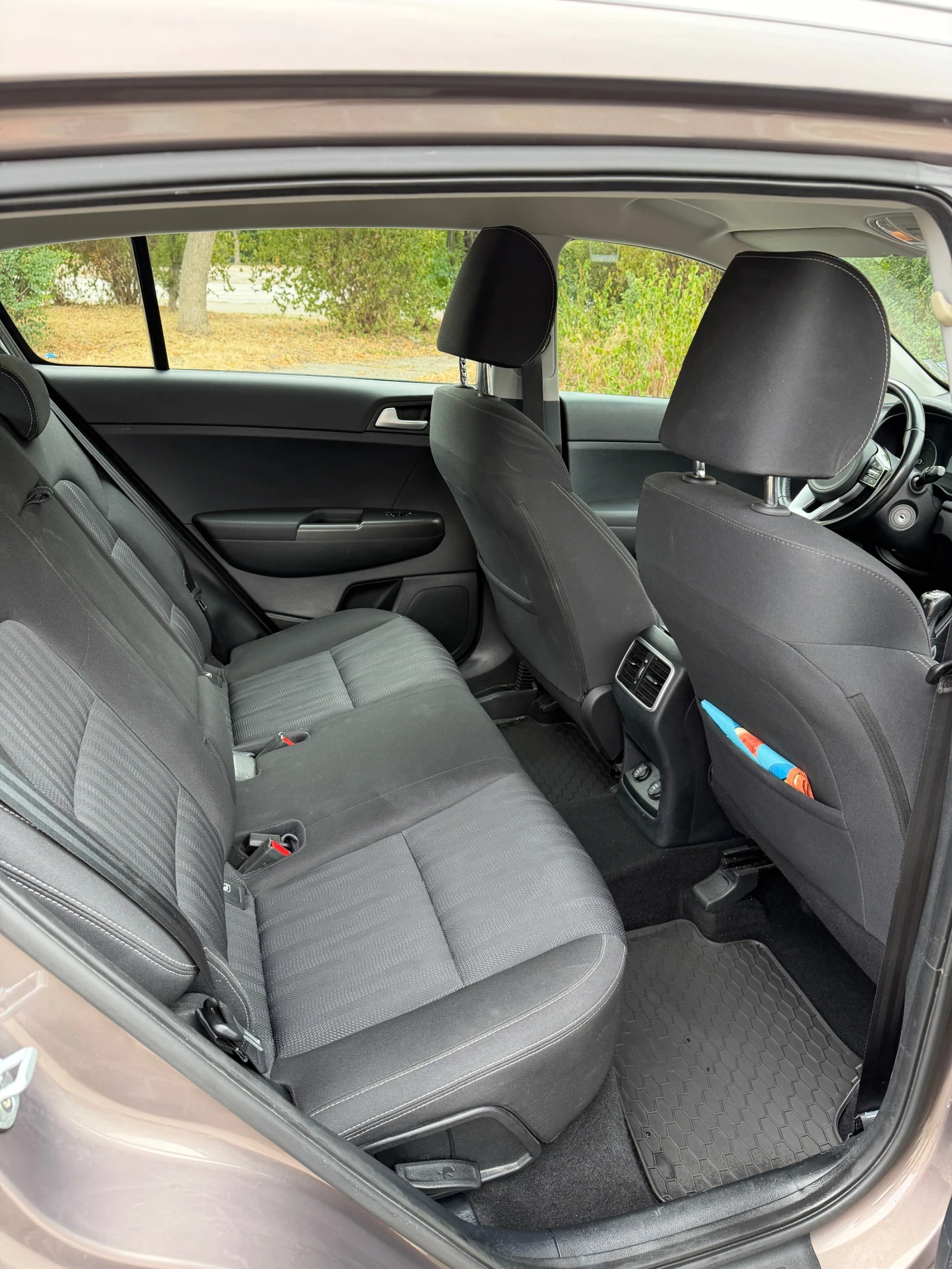 Kia Sportage 1.6 GDI Гаранция/Обслужена - изображение 7