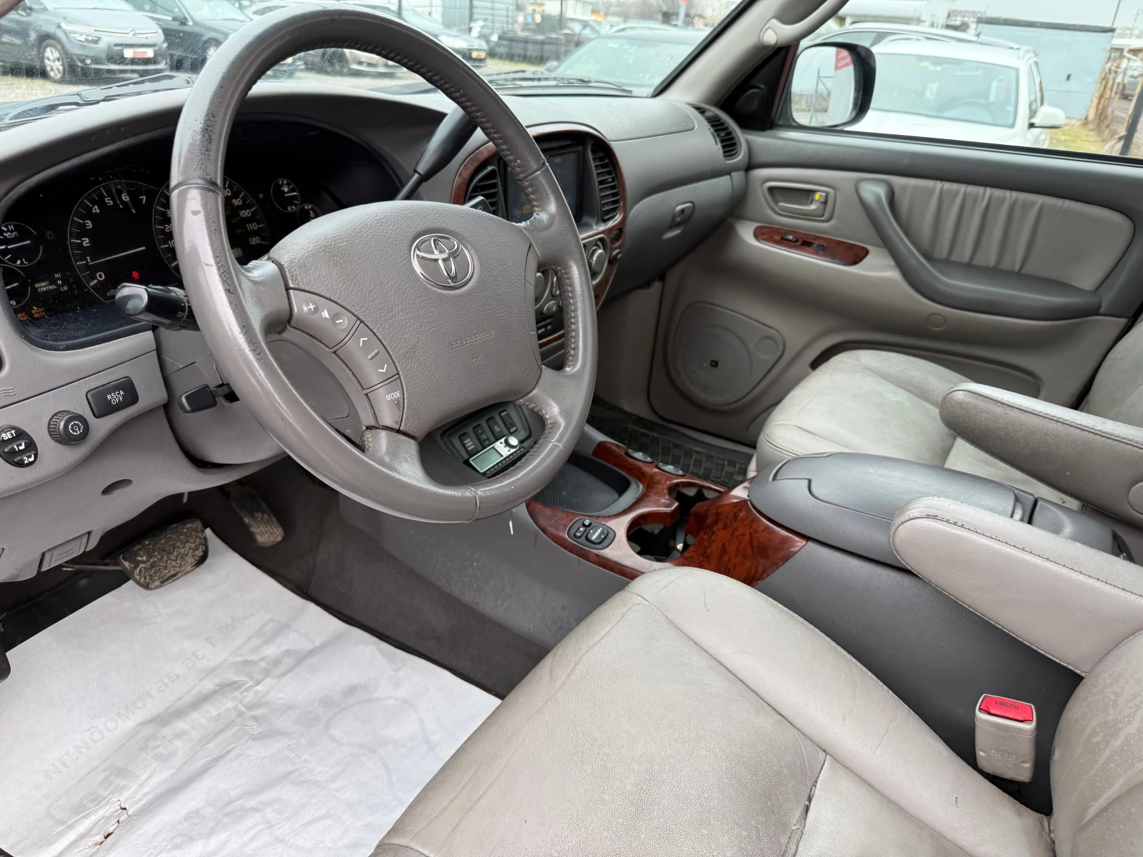 Toyota Sequoia 4.7 V8 ���* 6+ 1* �������* ����* �������* �������� | Mobile.bg � ����������� 15