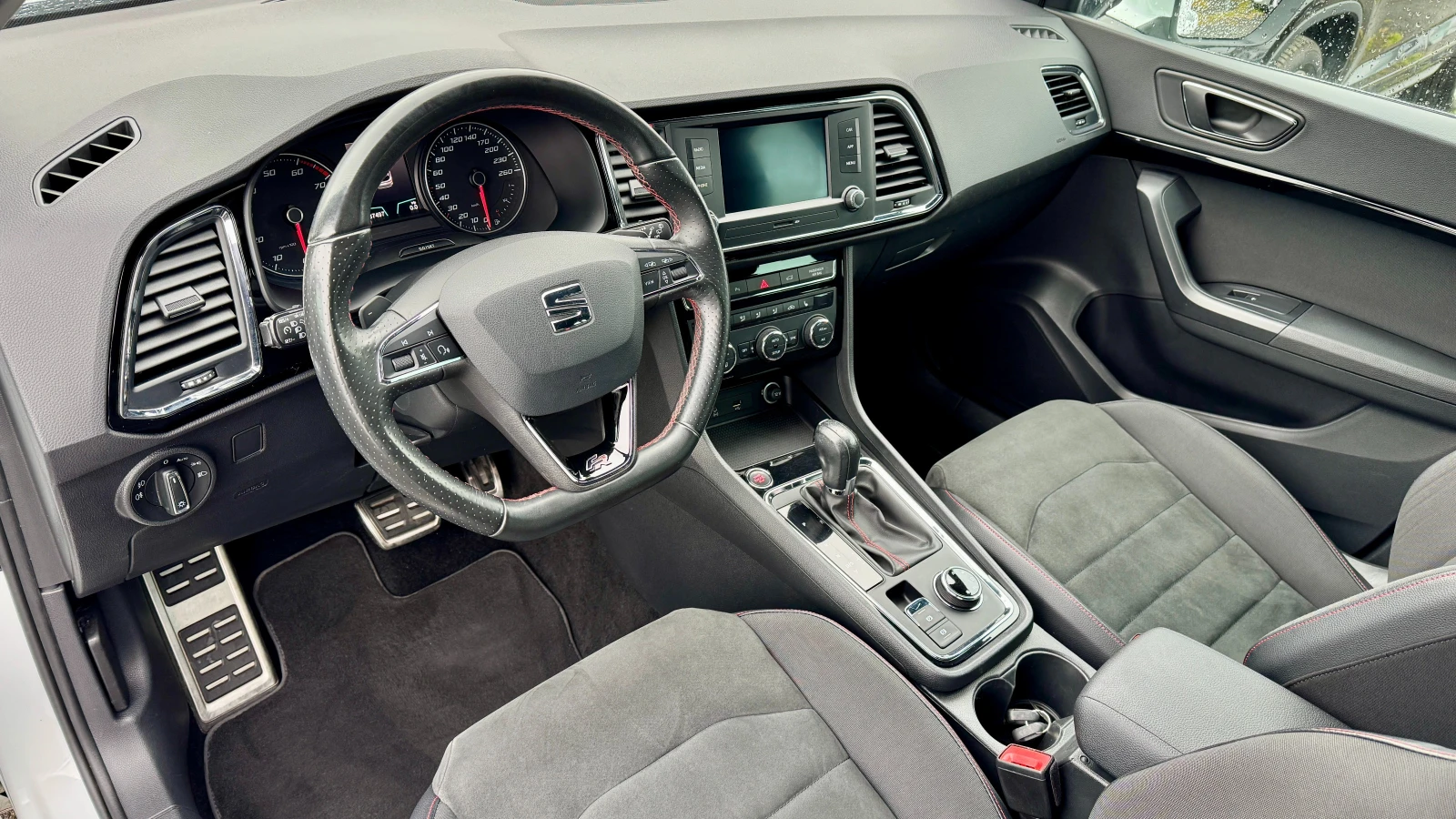 Seat Ateca FR 1.5Tsi 4drive Автоматик! ШВЕЙЦАРИЯ! Full LED..., снимка 10 - Автомобили и джипове - 53946956