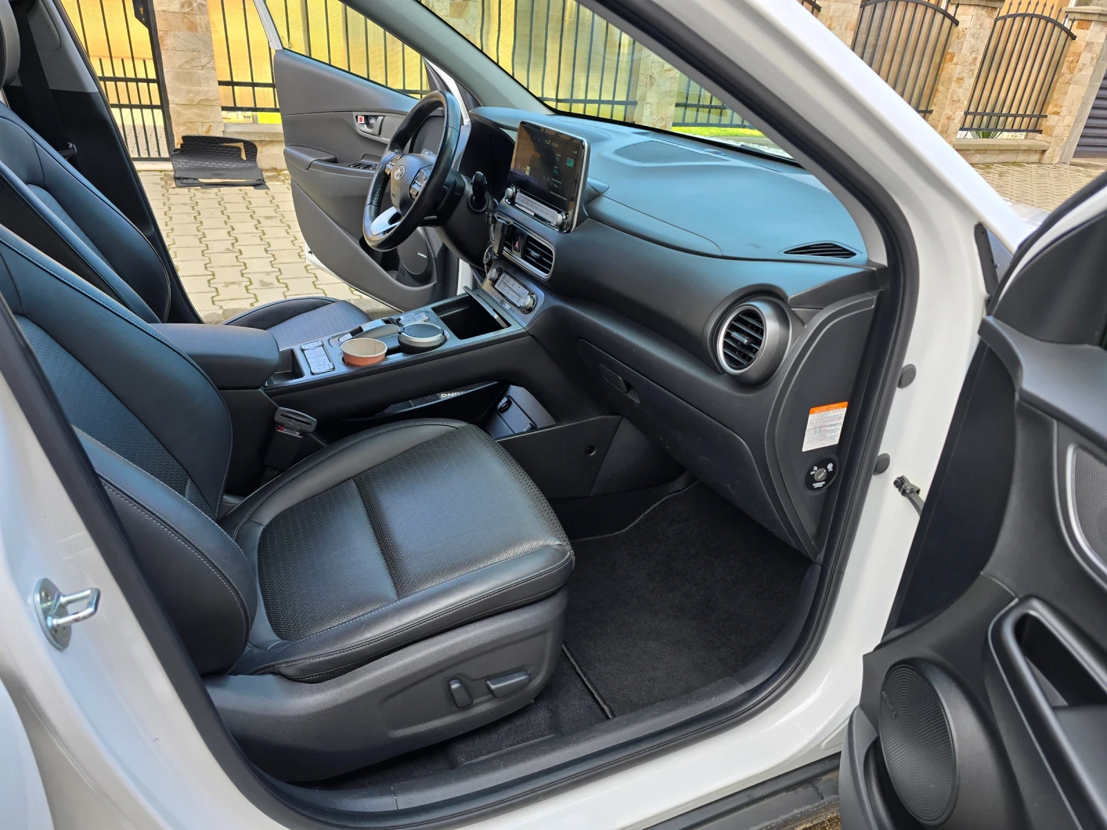 Hyundai Kona, снимка 7 - Автомобили и джипове - 54031351