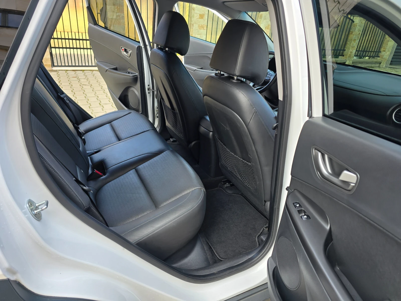 Hyundai Kona, снимка 8 - Автомобили и джипове - 54031351