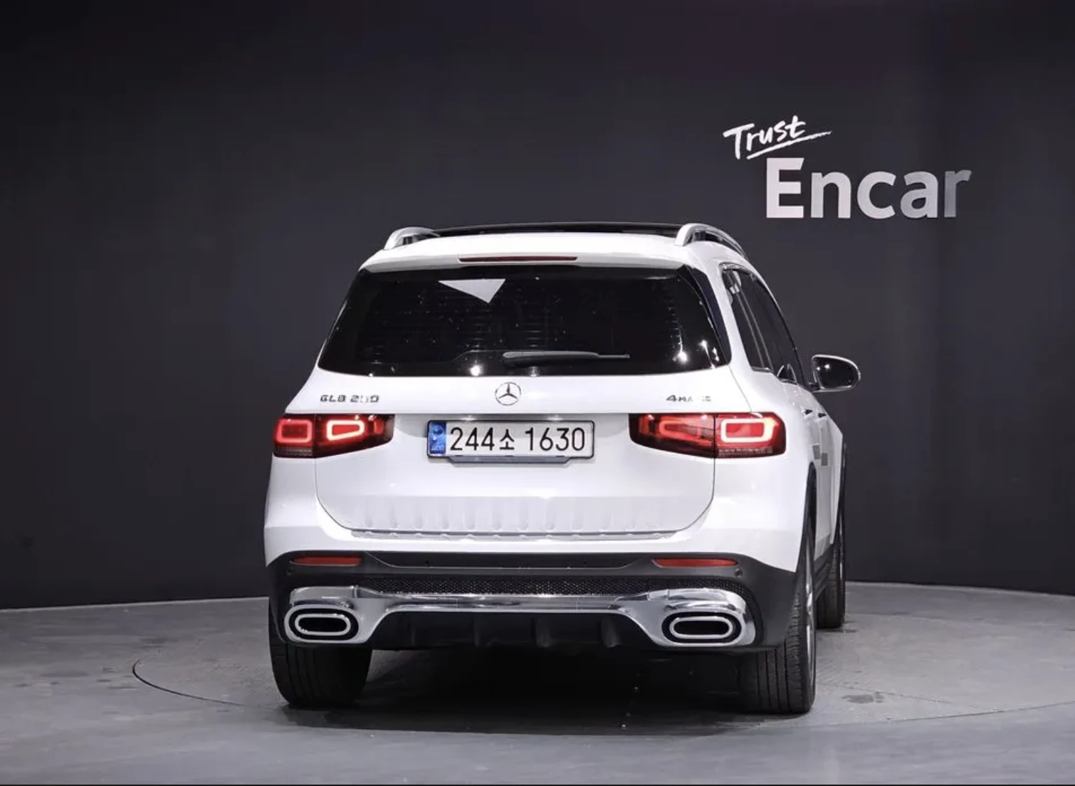 Mercedes-Benz GLB 250/AMG LINE/ПОДГРЕВ/360 КАМЕРИ/, снимка 4 - Автомобили и джипове - 54123820