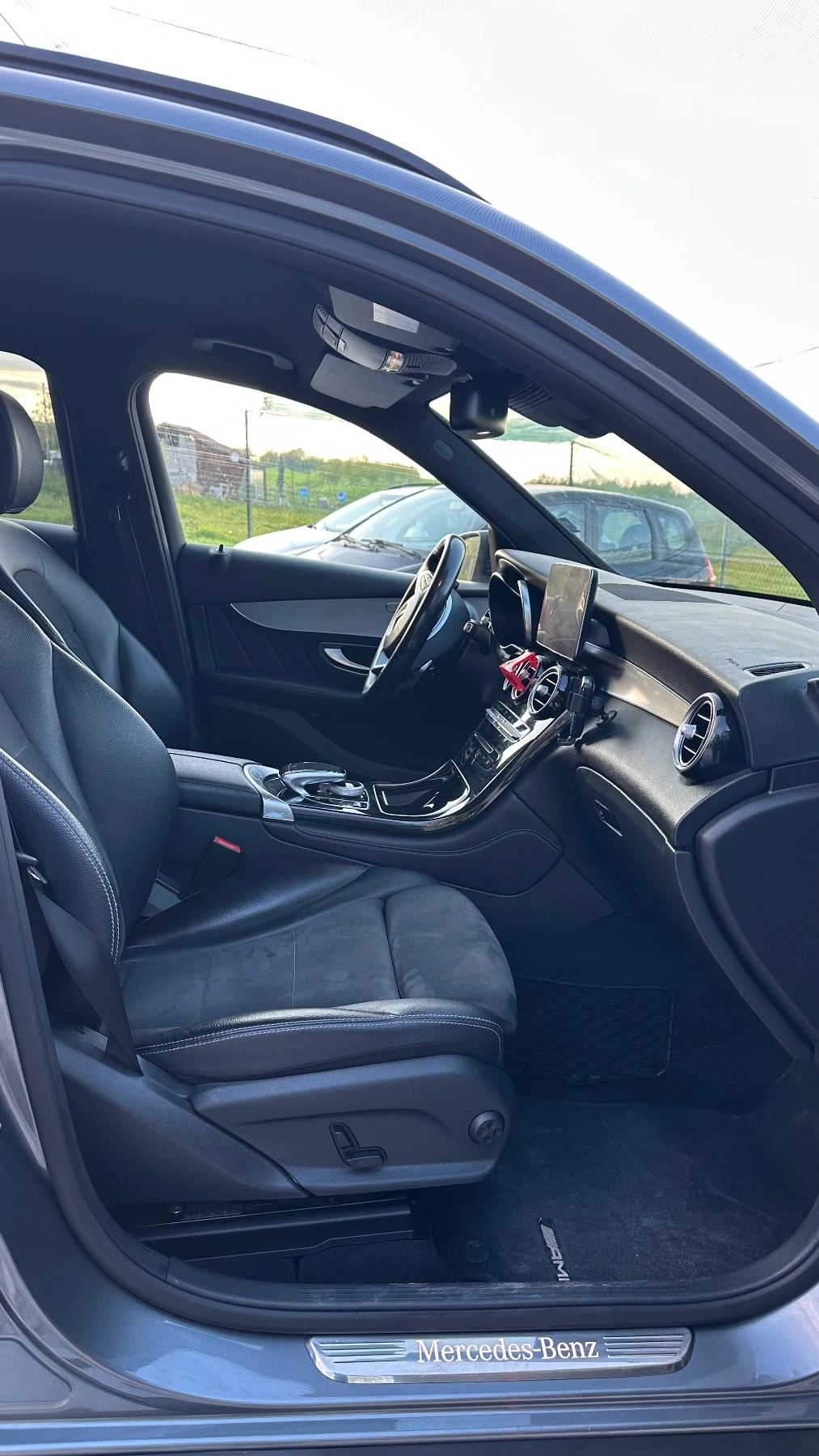 Mercedes-Benz GLC 250 AMG Line , снимка 7 - Автомобили и джипове - 54401569