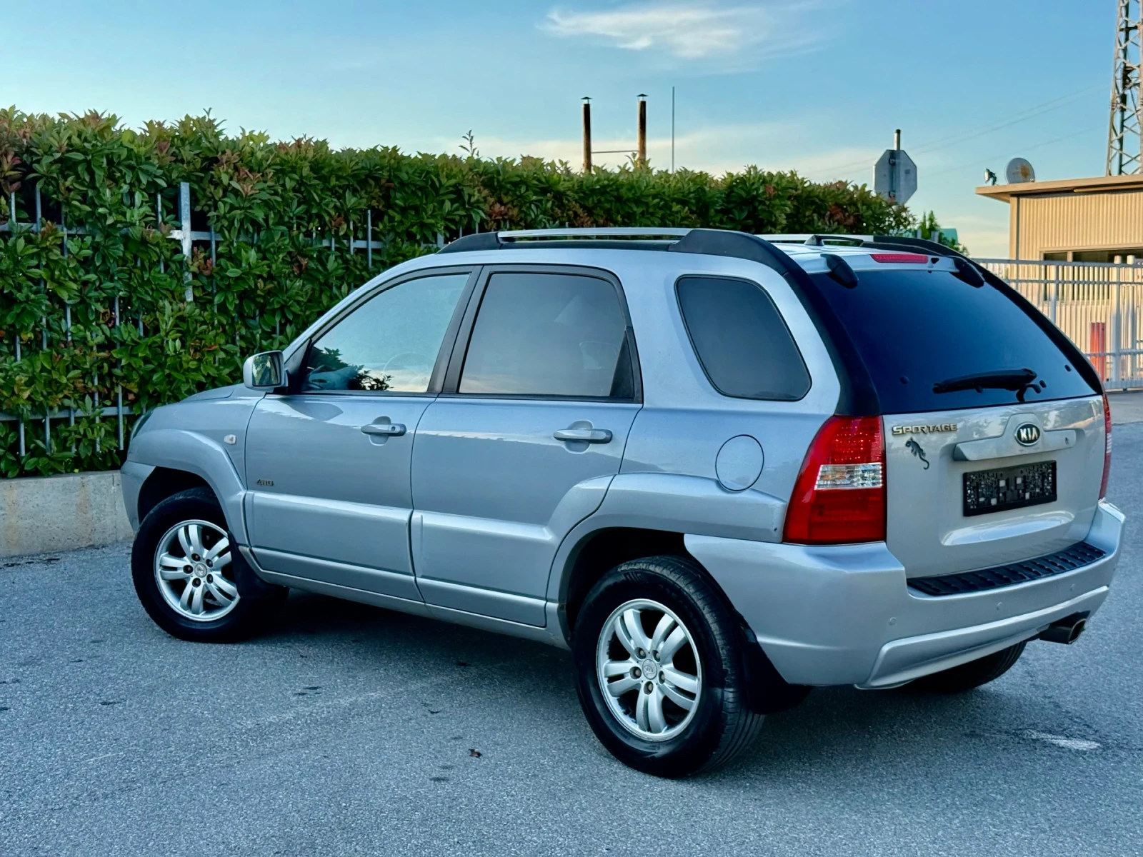 Kia Sportage 2.0i/ ГАЗ/ 4X4/ FACE/, снимка 5 - Автомобили и джипове - 54839596