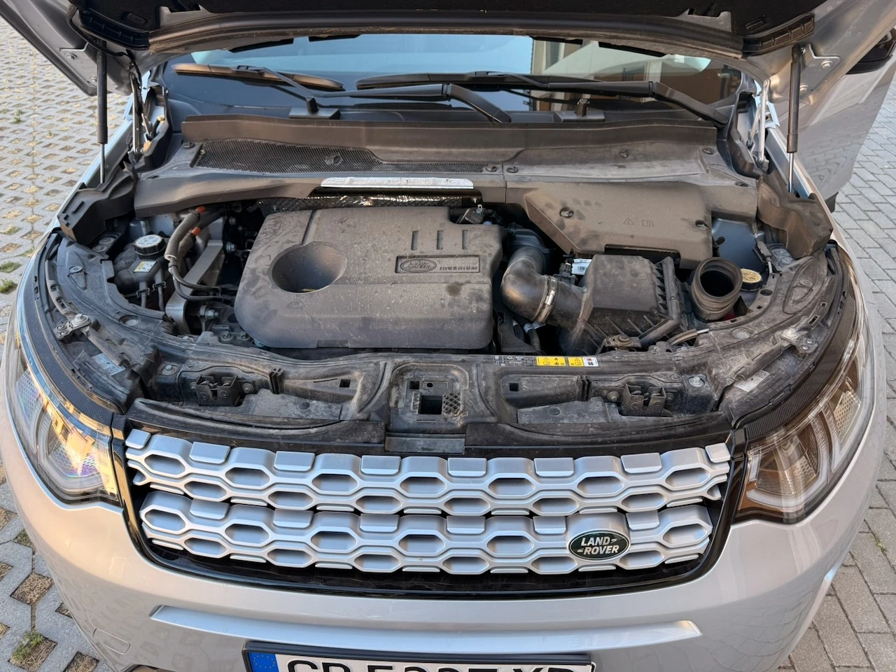 Land Rover Discovery Sport SE 1.5 I3 PHEV, снимка 14 - Автомобили и джипове - 54947651