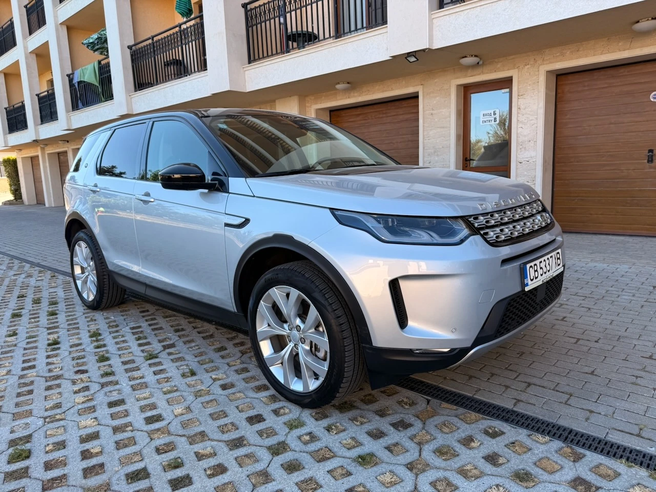 Land Rover Discovery Sport SE 1.5 I3 PHEV, снимка 9 - Автомобили и джипове - 54947651