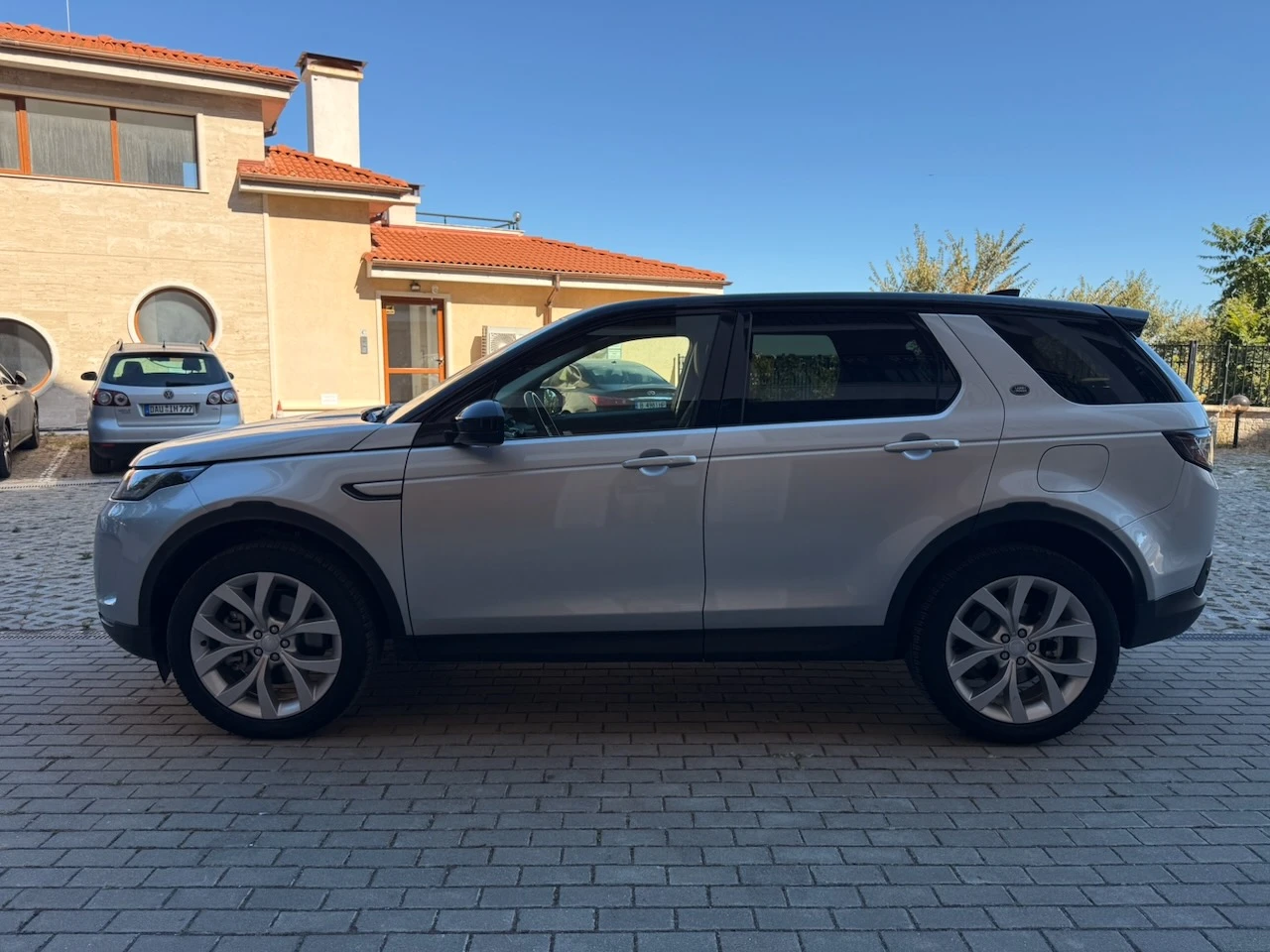 Land Rover Discovery Sport SE 1.5 I3 PHEV, снимка 4 - Автомобили и джипове - 54947651