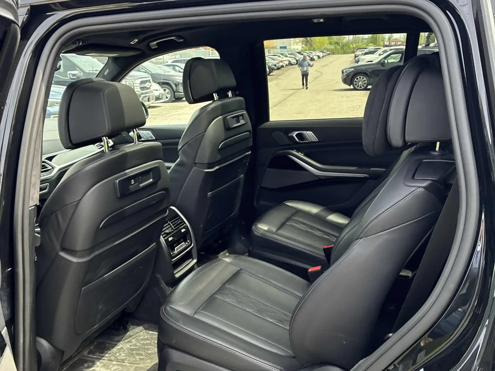 BMW X7 M-Sport* BMW Laser* H/К аудио* Обдухване* Панорама, снимка 13 - Автомобили и джипове - 54997399