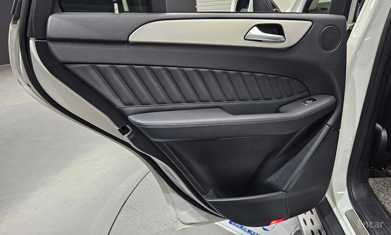 Mercedes-Benz GLE 350 ПОДГРЕВИ * ПАНО * H/K * KEYLESS * 360 КАМЕРА, снимка 15 - Автомобили и джипове - 55269602