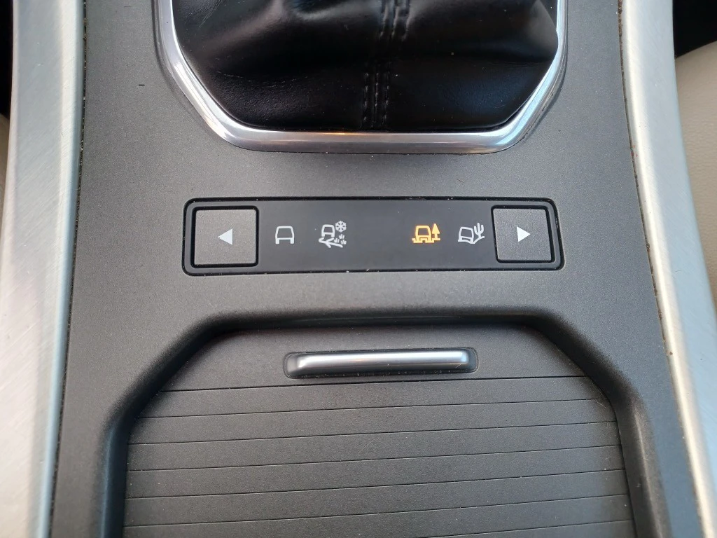 Land Rover Range Rover Evoque 2.2 TD4 Luxury, снимка 10 - Автомобили и джипове - 55717752