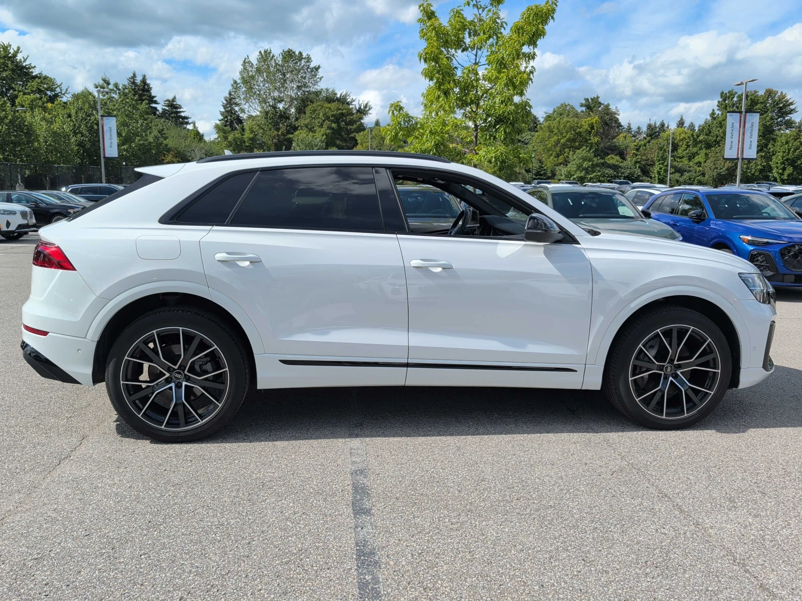 Audi Q8 55TFSi * Progressiv * CARFAX * , снимка 4 - Автомобили и джипове - 56092825
