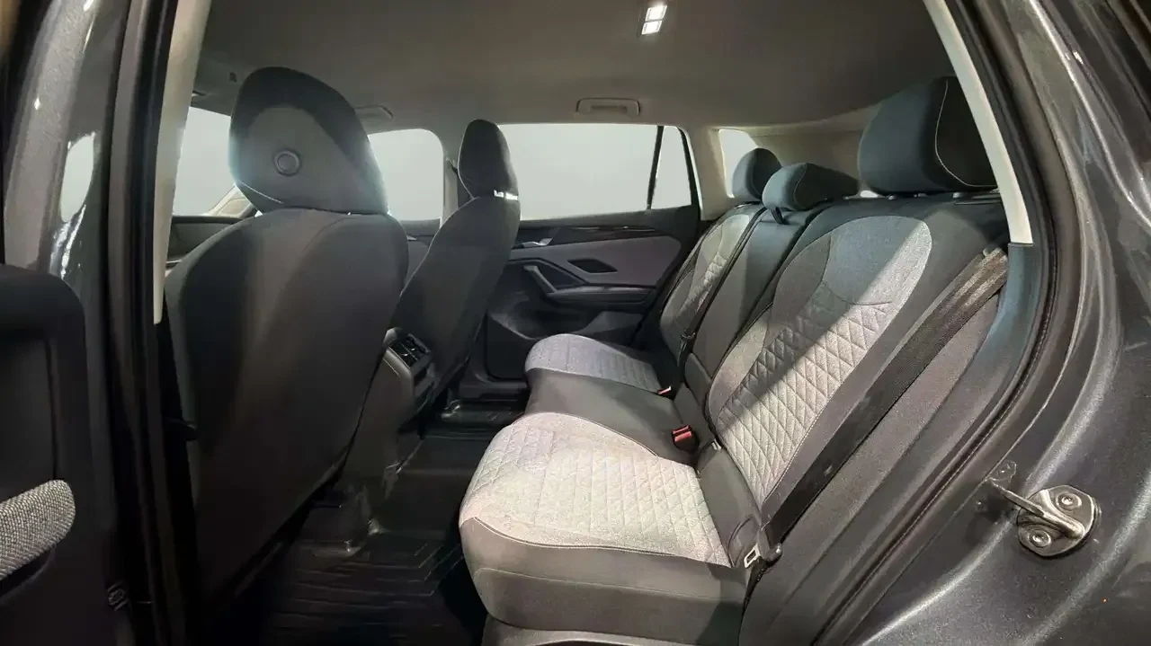 VW Tiguan Trendline 4Motion, снимка 11 - Автомобили и джипове - 56254844