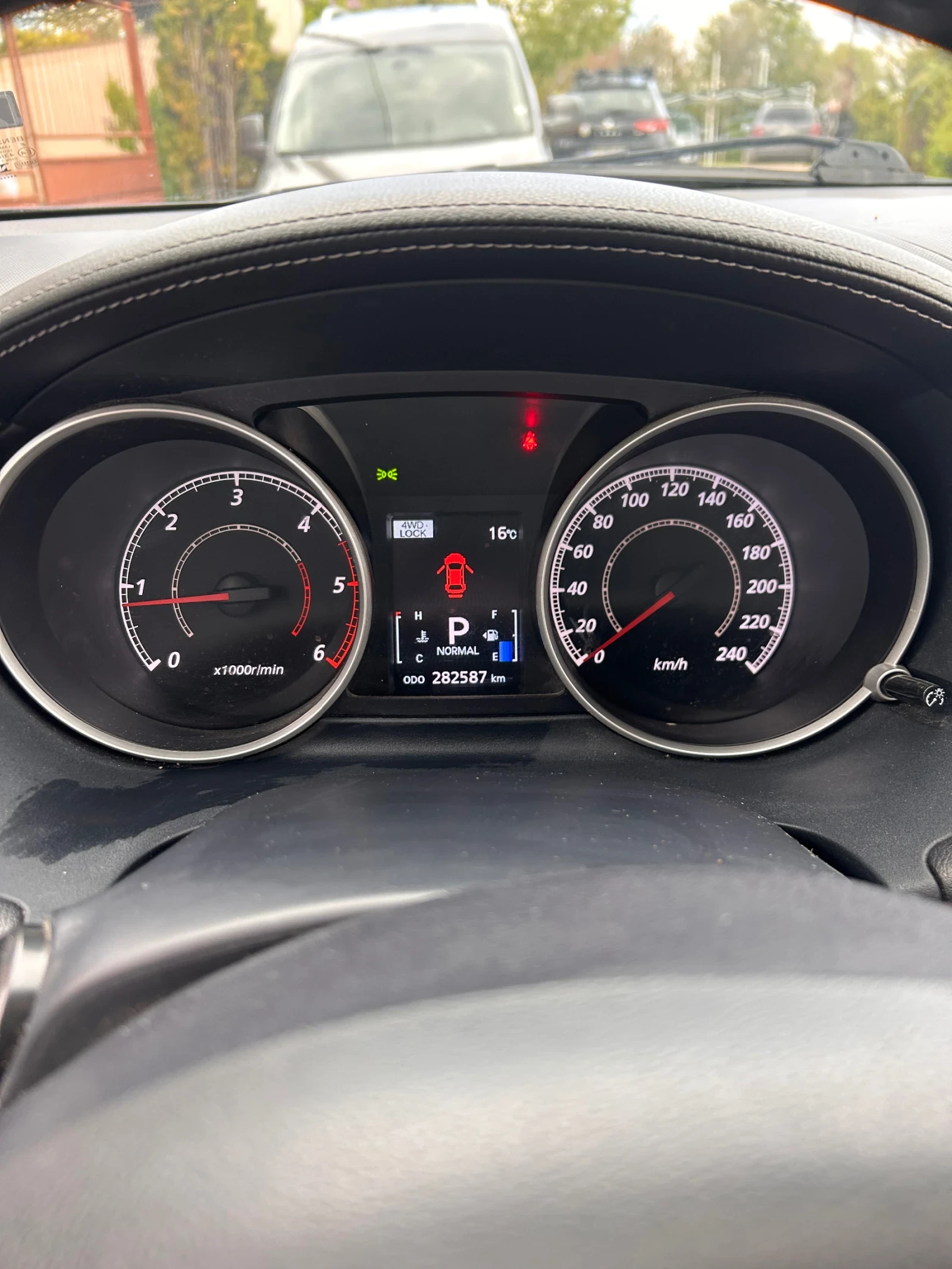 Mitsubishi Outlander 2.2HDI, снимка 6 - Автомобили и джипове - 56267126