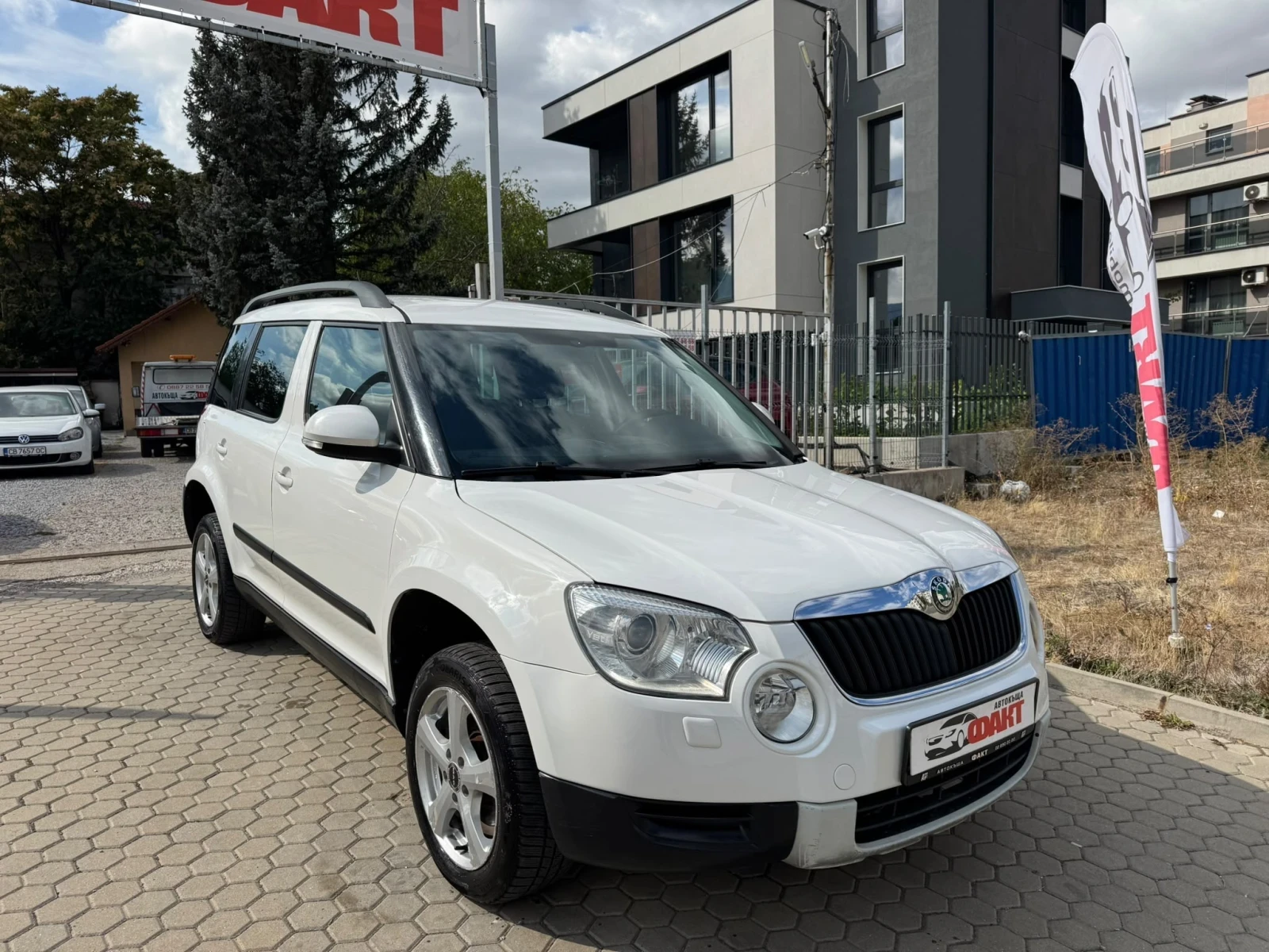 Skoda Yeti 2.0TDi/4x4/NAVI, снимка 3 - Автомобили и джипове - 56293781