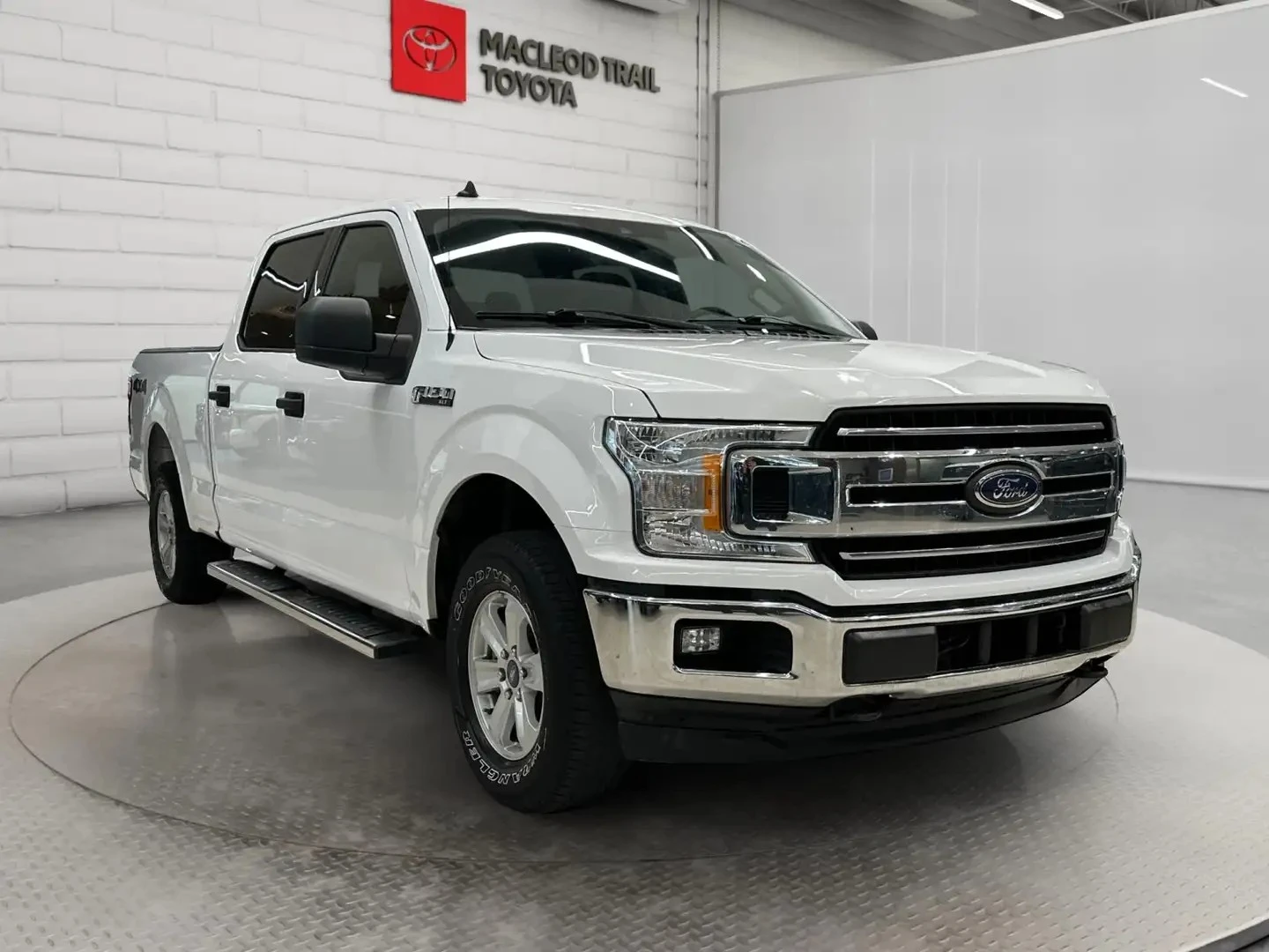 Ford F150 SuperCrew XLT 5.0 V8 Автокредит Цена до България