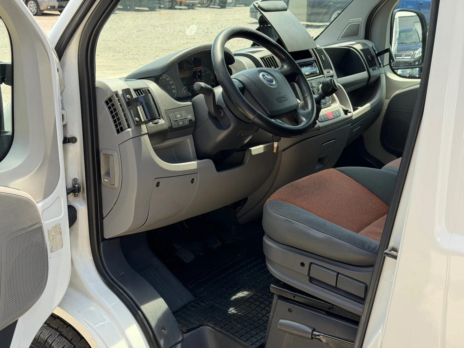 Fiat Ducato 2.2JTD 101к.с * Климатик* * Италия* , снимка 11 - Бусове и автобуси - 54917814