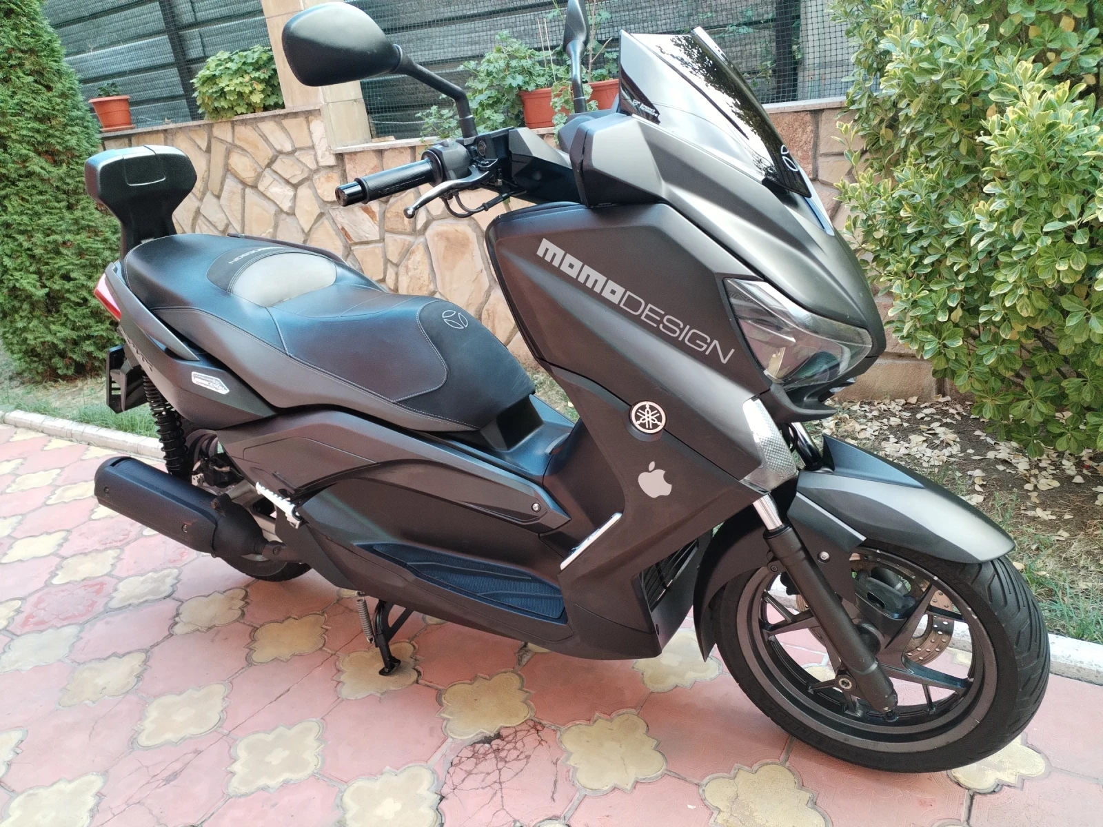 Yamaha X-max MOMO DESING 250i 16G.