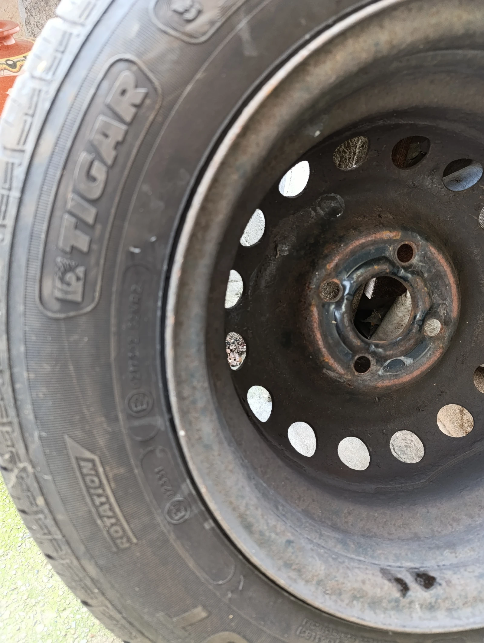 Гуми с джанти Tigar 155/80R13, снимка 3 - Гуми и джанти - 54178354