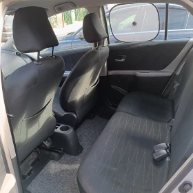 Toyota Yaris 1.3 , снимка 8