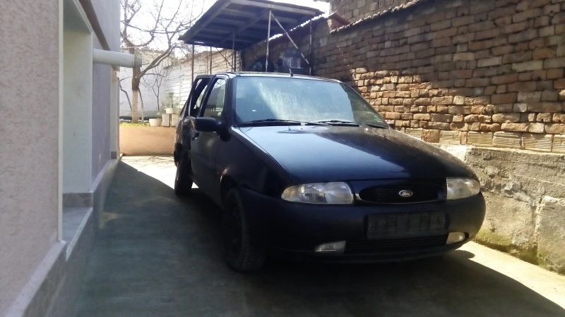 Ford Fiesta, снимка 1 - Автомобили и джипове - 47759891