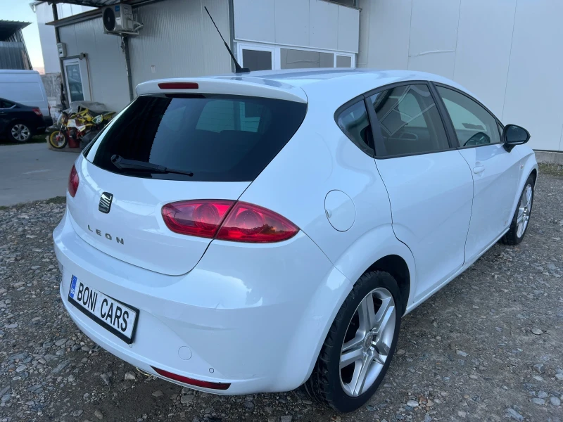 Seat Leon Facelift 1.6TDI- 105к.с./ Навигация/ Euro 5A, снимка 5 - Автомобили и джипове - 48092457