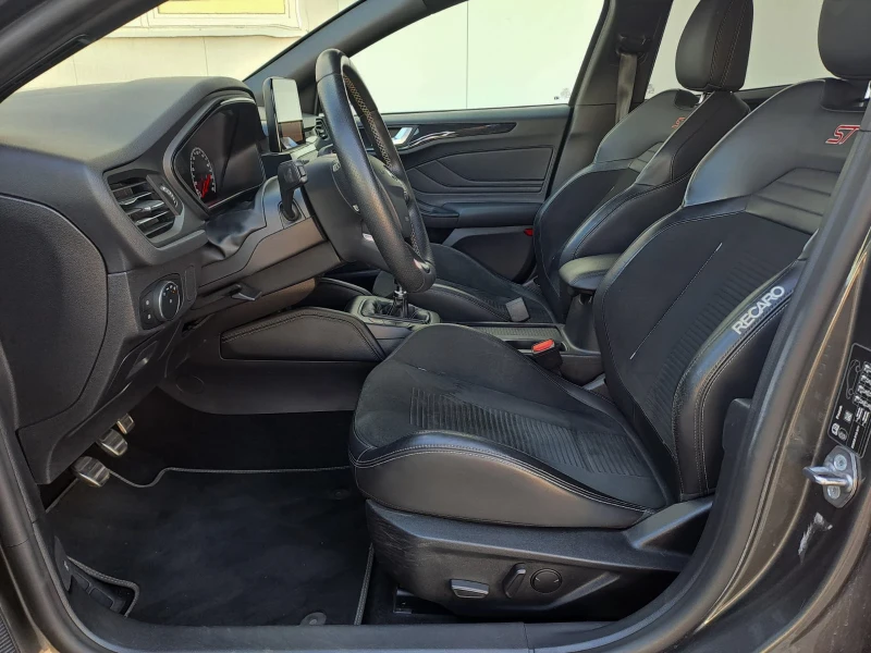 Ford Focus ST  Performance 2.3 Ecoboost * PROMO* , снимка 10 - Автомобили и джипове - 51641424