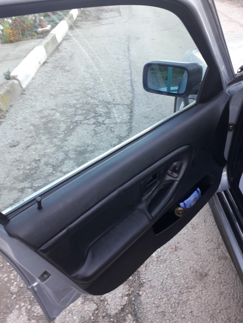 BMW 320 320i, снимка 16 - Автомобили и джипове - 52405909