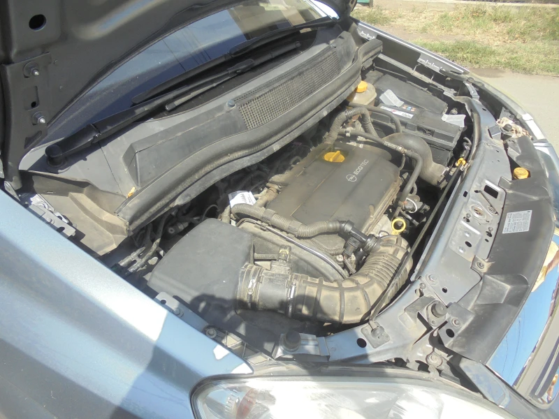 Opel Zafira, снимка 8 - Автомобили и джипове - 52467697