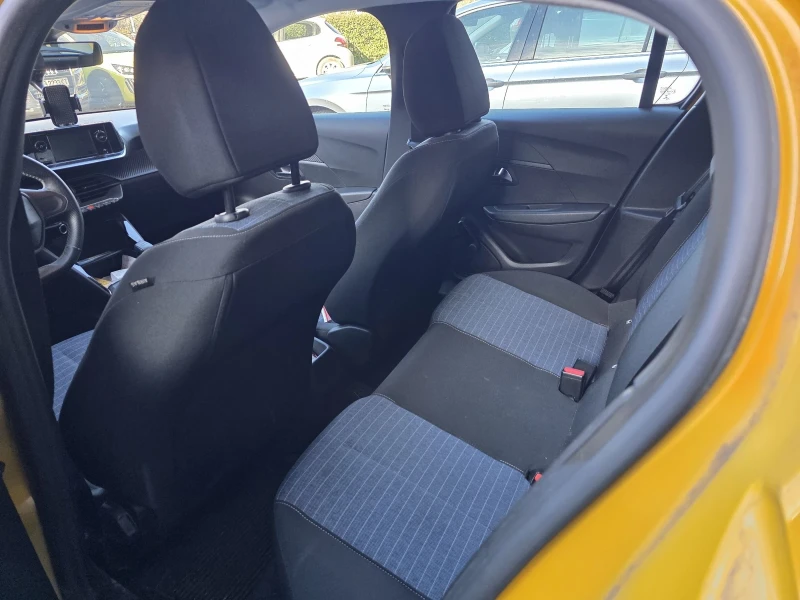 Peugeot 208, снимка 8 - Автомобили и джипове - 52917693