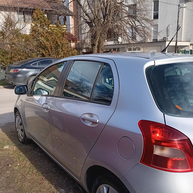 Toyota Yaris 1.3 , снимка 4 - Автомобили и джипове - 52990780