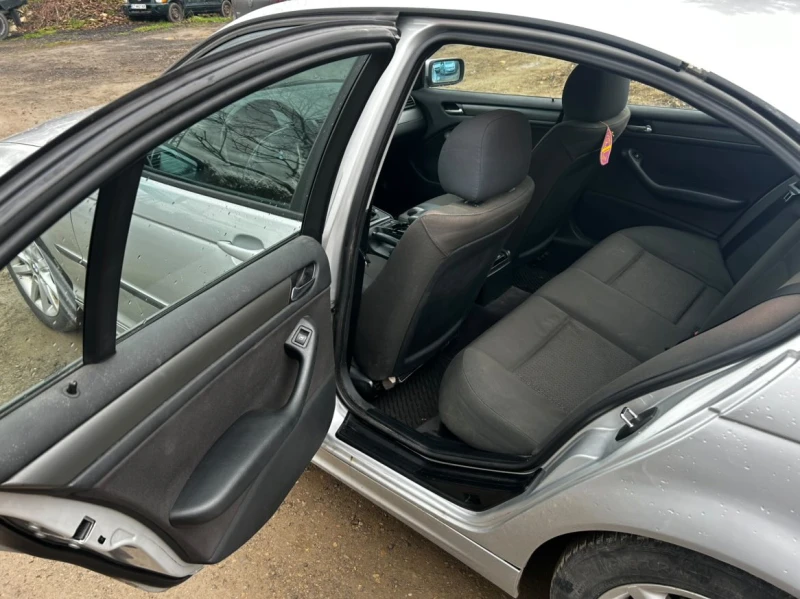 BMW 320, снимка 10 - Автомобили и джипове - 53088865