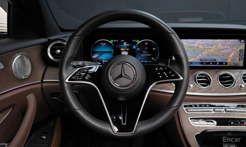 Mercedes-Benz E 220, снимка 13 - Автомобили и джипове - 53505627