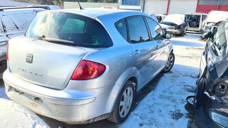 Seat Toledo 1.9 tdi, снимка 4 - Автомобили и джипове - 31431036