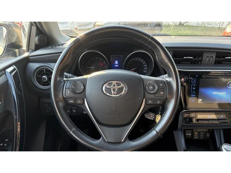 Toyota Auris 1.6P M/T FWD SOL, снимка 13 - Автомобили и джипове - 53871218